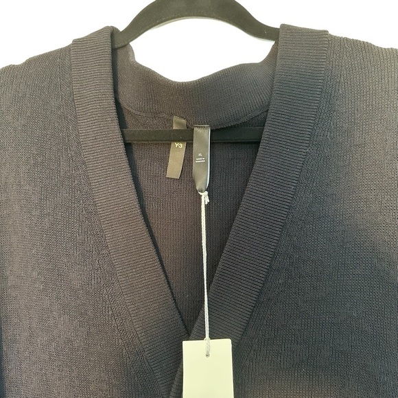 A Y-3 CARDIGAN WITH ASYMMETRICAL KNIT PATTERNS. - Picture 4 of 14